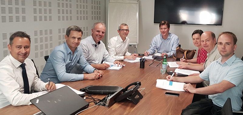 French connection: The management teams from Stemmer and Elvitec at the signing of the contract.