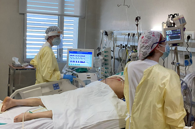 Medical personnel attending a Covid-19 patient in Spain.