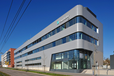 Now open: the ISE Center for High Efficiency Solar Cells, in Freiburg. 