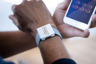 “Clinic-on-wrist” smartphone app and cloud analytics conveys health info. 