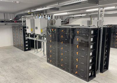 Modular battery storage units in the Haid project are charged using photovoltaics.