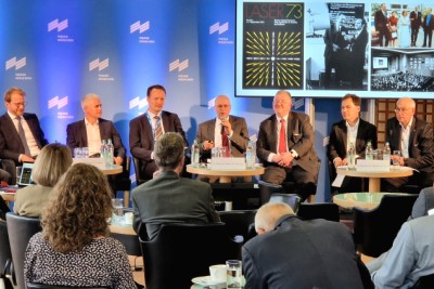 Jörg Mayer, third left, MD of Spectaris, addresses the press conference.