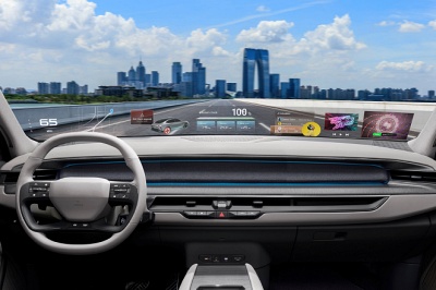 Holographic windshield display