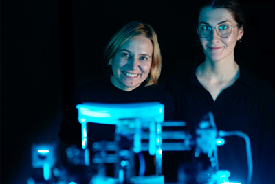 ICTER scientists Katarzyna Komar (left) and Oliwia Kaczkoś.