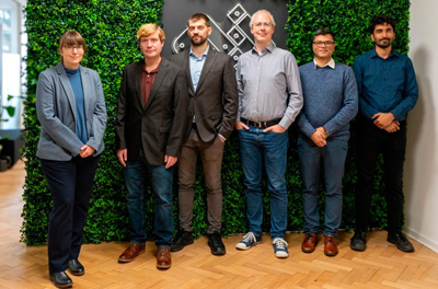 Humming: Participants in the SmaraQ project.