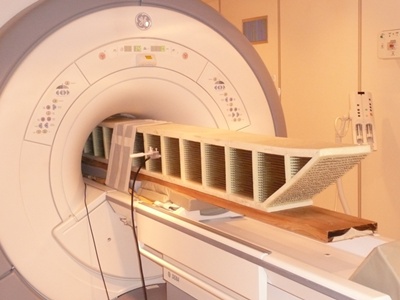MRI superlens